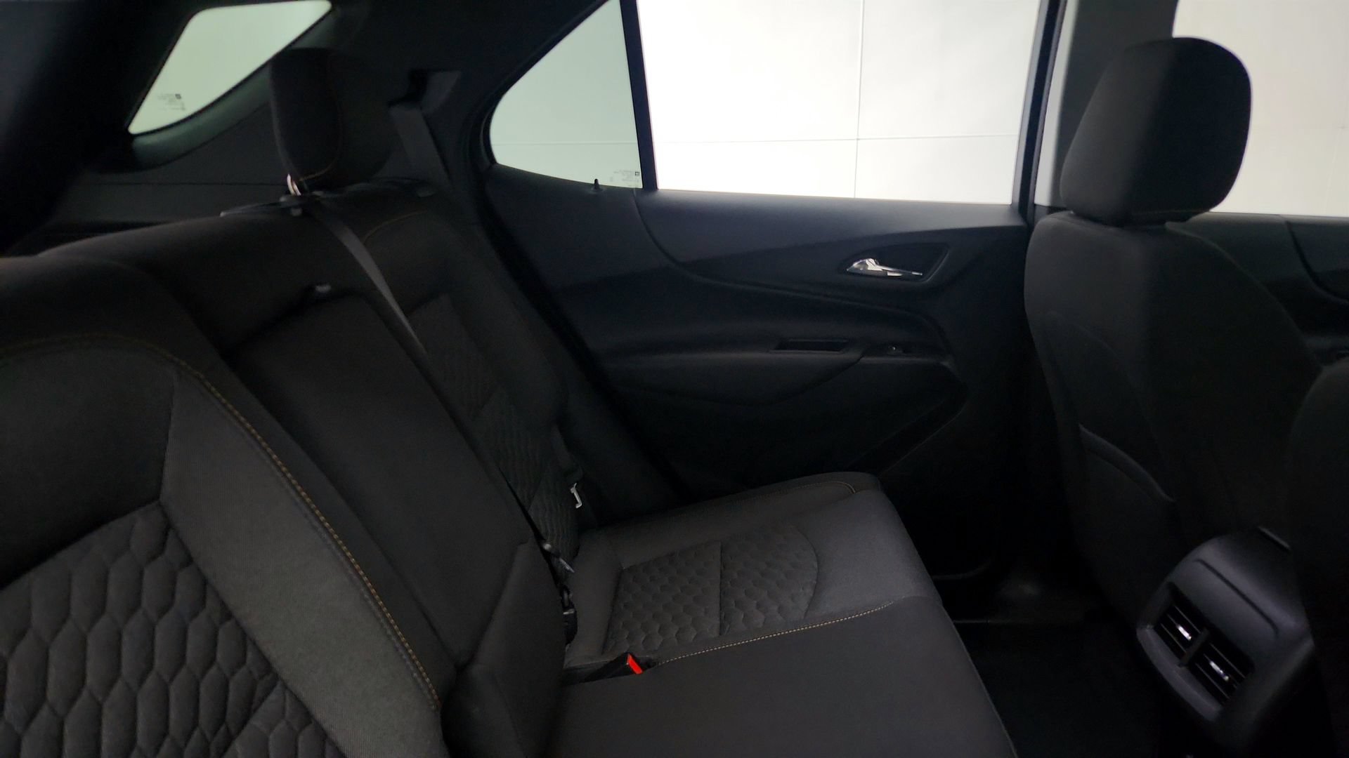 Used 2020 Chevrolet Equinox LT FWD image 27