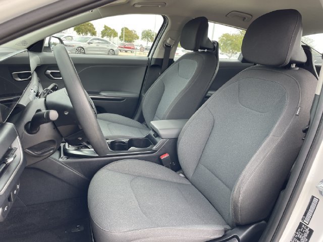 Used 2025 Kia K4 FWD image 23