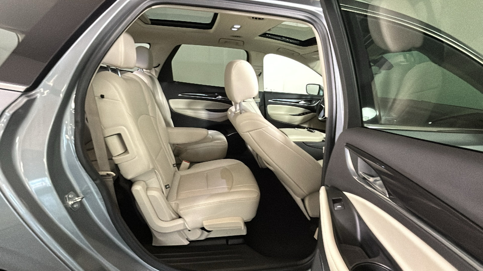 Used 2023 Buick Enclave Essence w/ Experience Buick Package AWD/4WD image 35