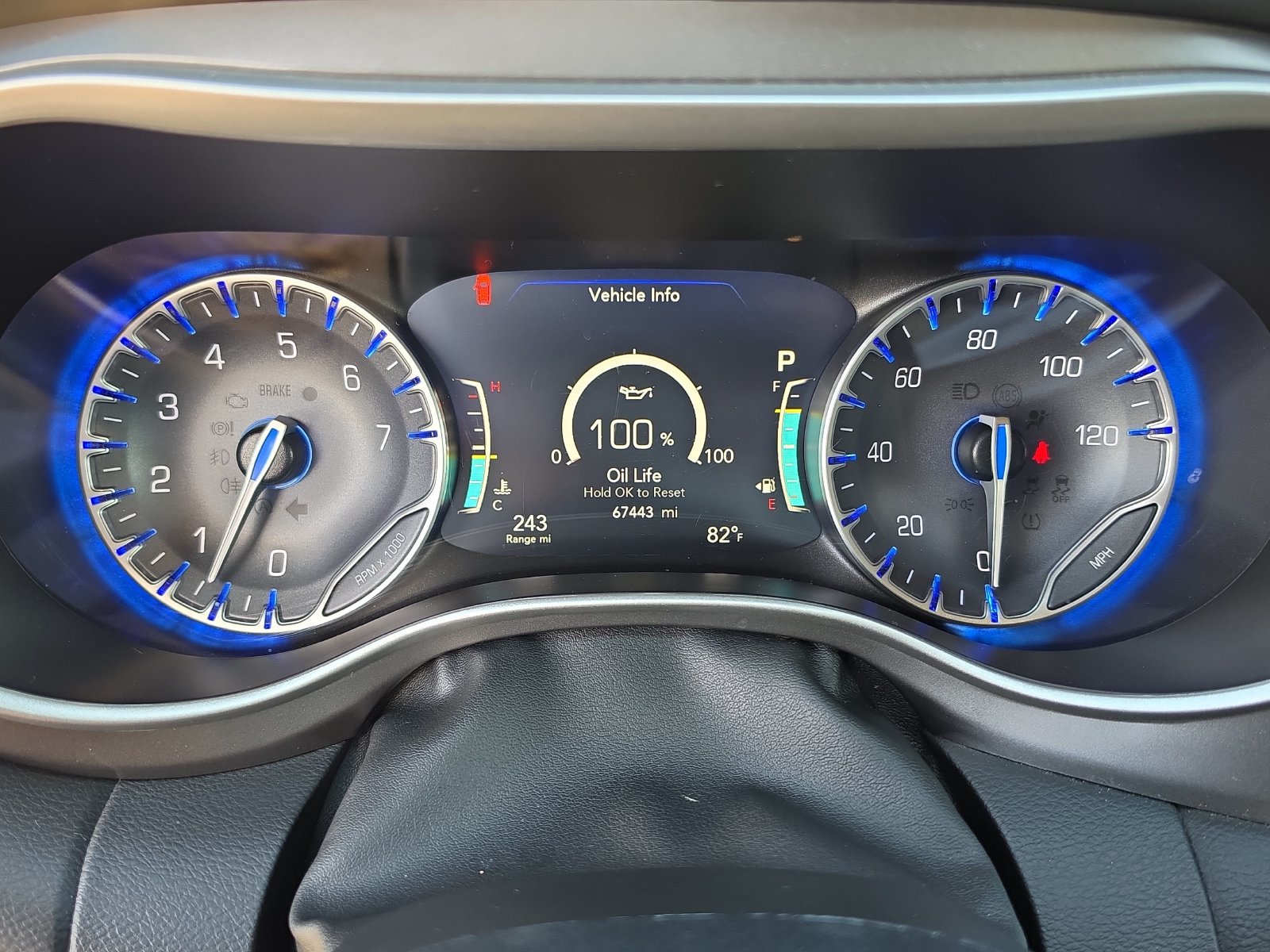 Used 2024 Chrysler Pacifica Touring-L FWD image 26