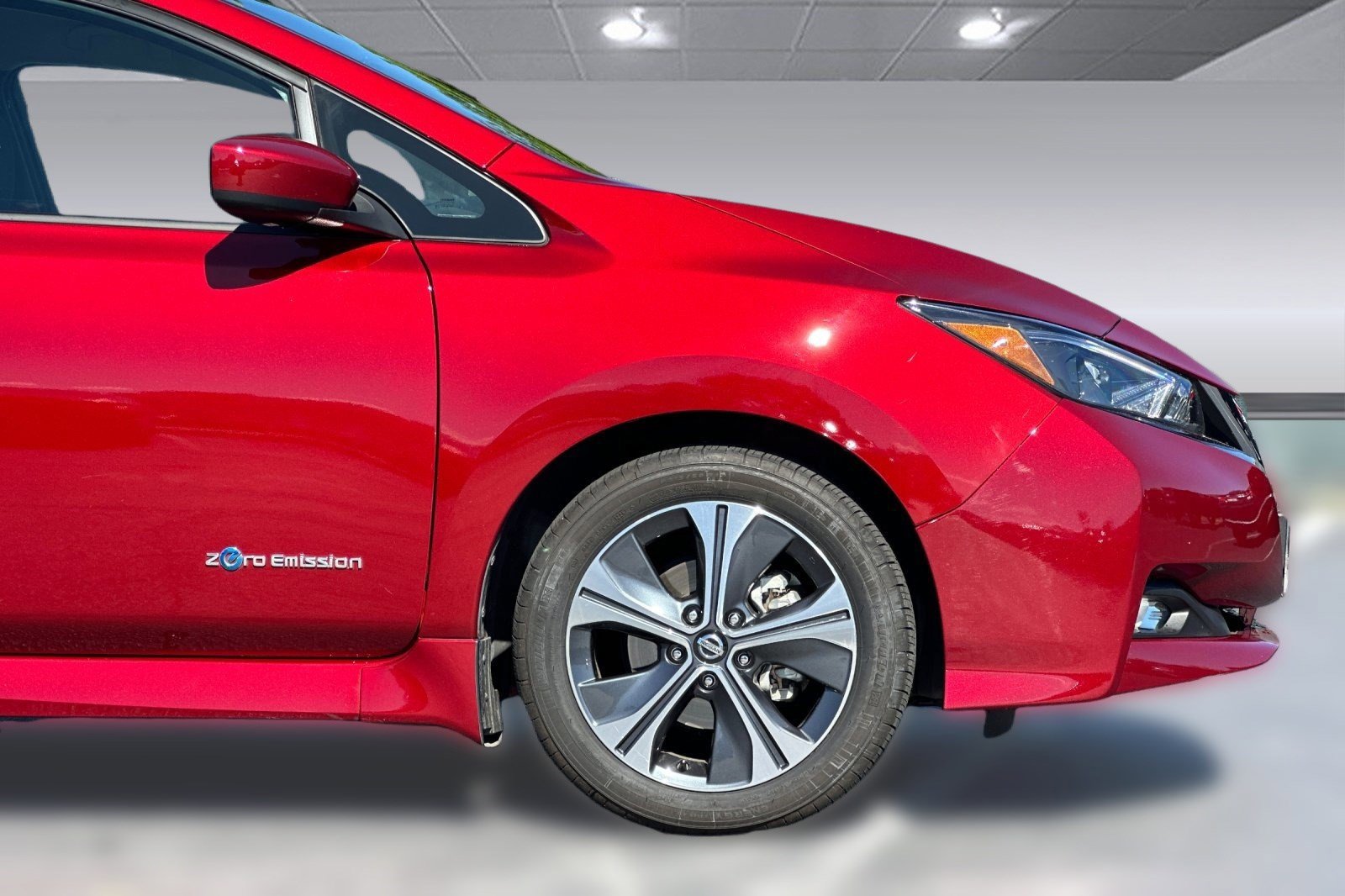 Used 2019 Nissan Leaf SV w/ Protection Package image 35