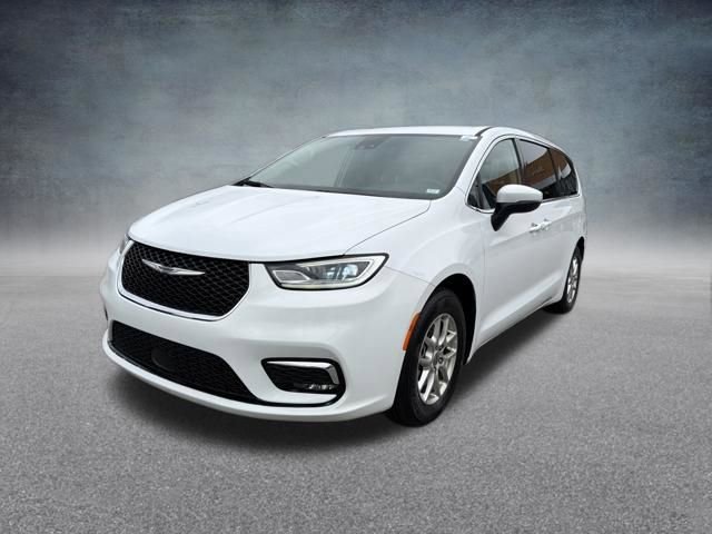 Used 2023 Chrysler Pacifica Touring-L image 40