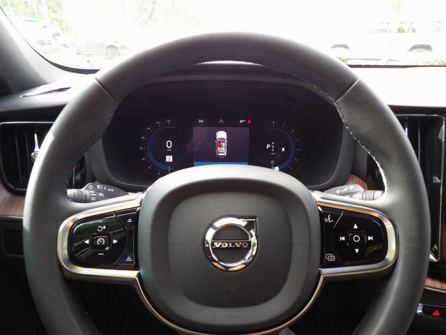 Certified 2024 Volvo XC60 B5 Plus w/ Protection Package Premier image 15