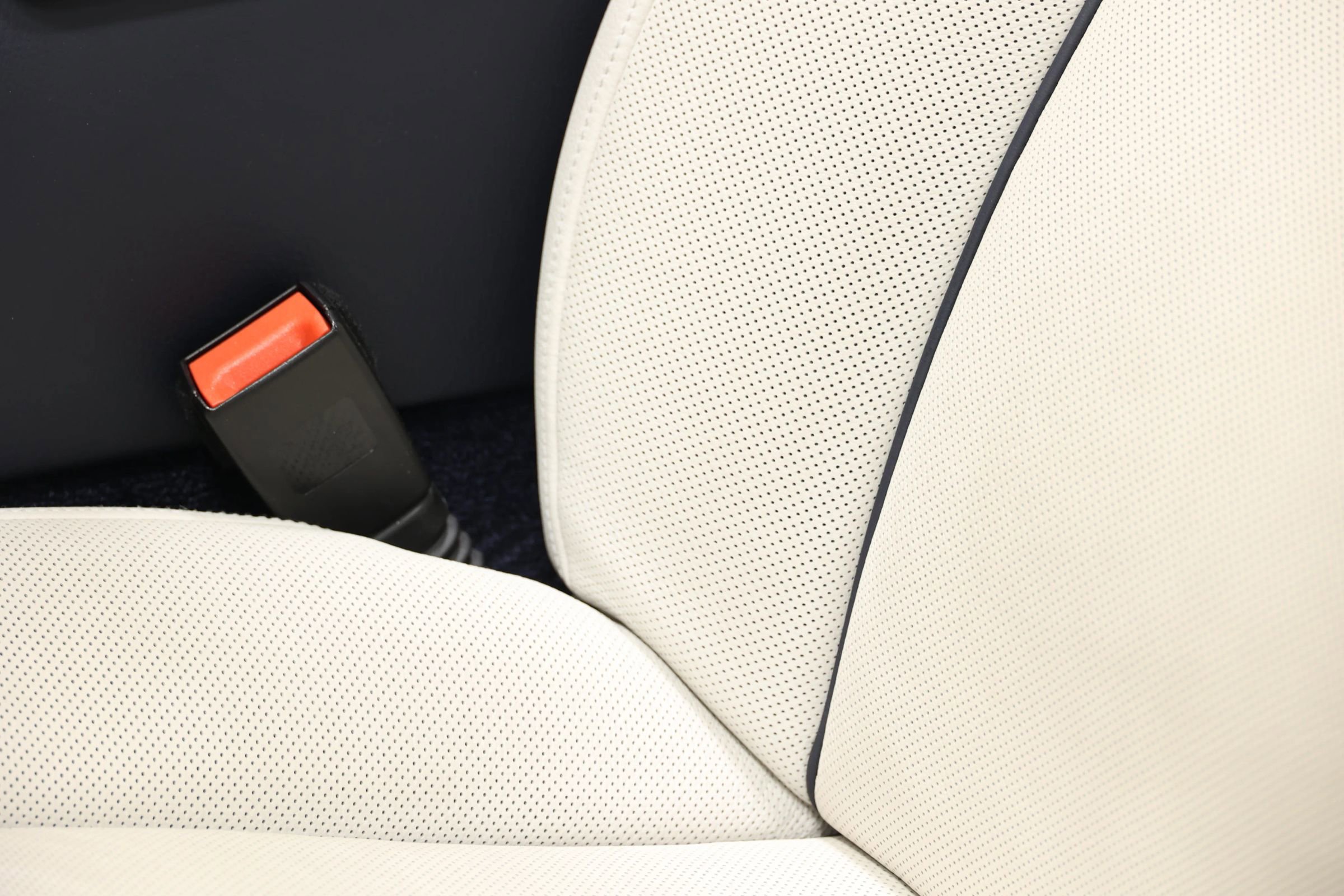 Used 2015 Rolls-Royce Ghost image 23