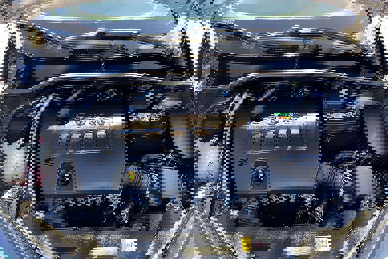 Used 2019 Toyota C-HR LE image 30