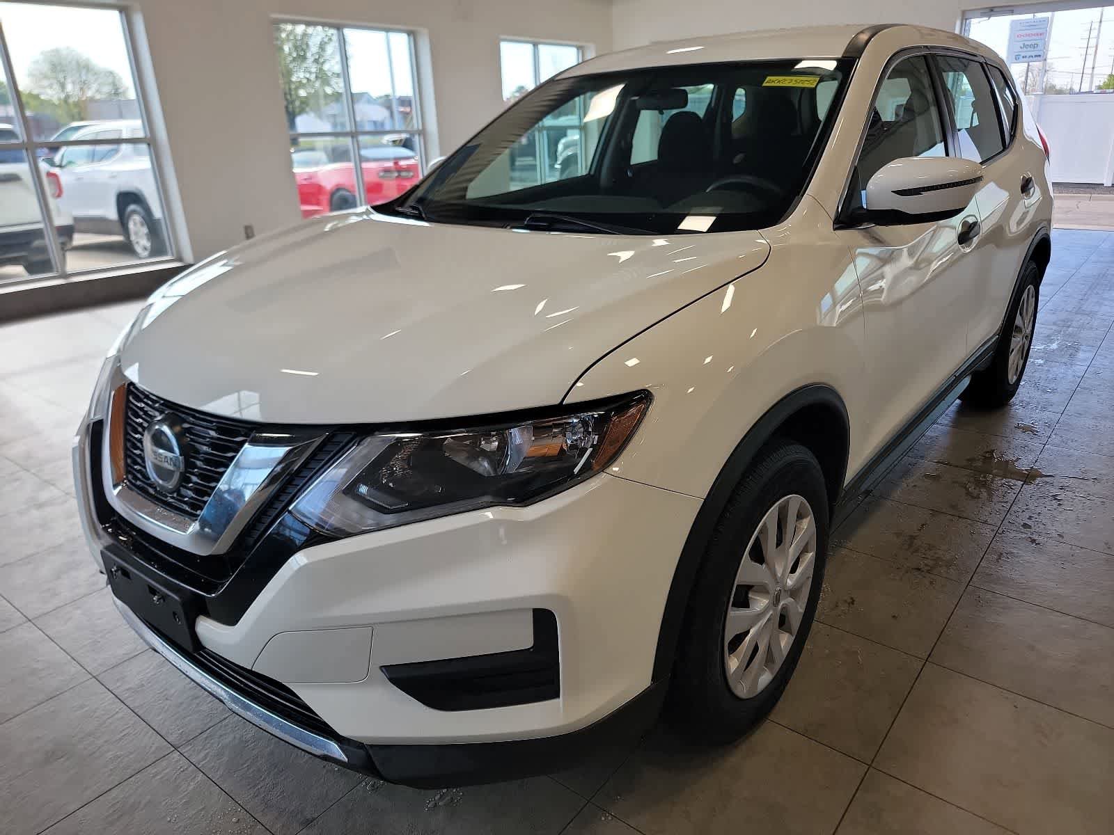 Used 2019 Nissan Rogue S AWD/4WD image 1