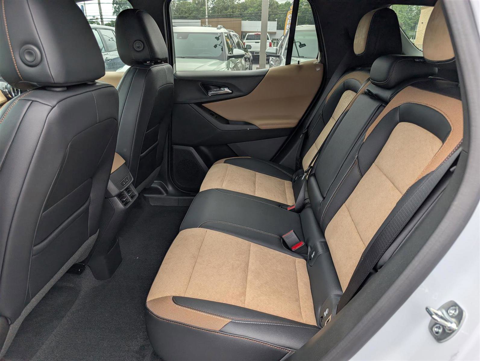 New 2026 Chevrolet Equinox ACTIV w/ Convenience Package III image 11