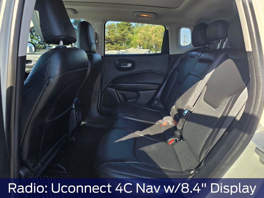 Used 2018 Jeep Compass Latitude w/ Popular Equipment Group AWD/4WD image 15
