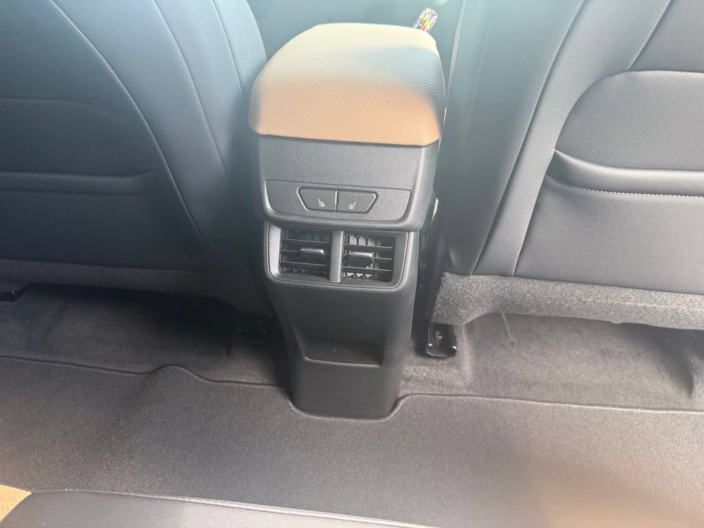 New 2027 Chevrolet Equinox ACTIV w/ Convenience Package III FWD image 19