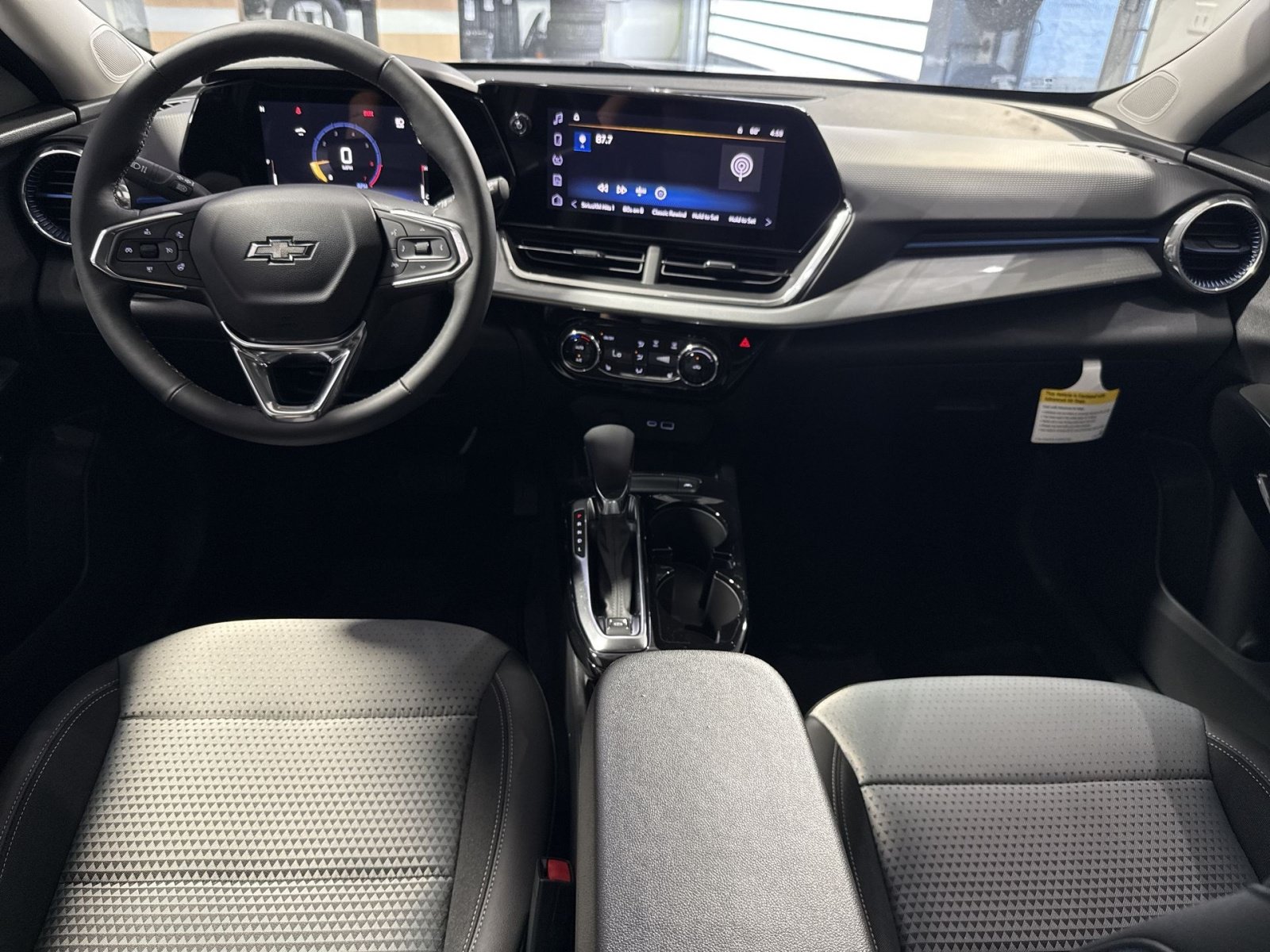 New 2026 Chevrolet Trax LT w/ Driver Confidence Package FWD image 32