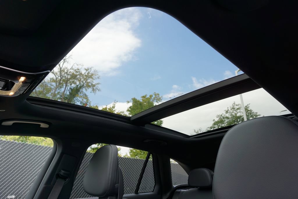 New 2026 Mercedes-Benz GLC 300 4MATIC image 40