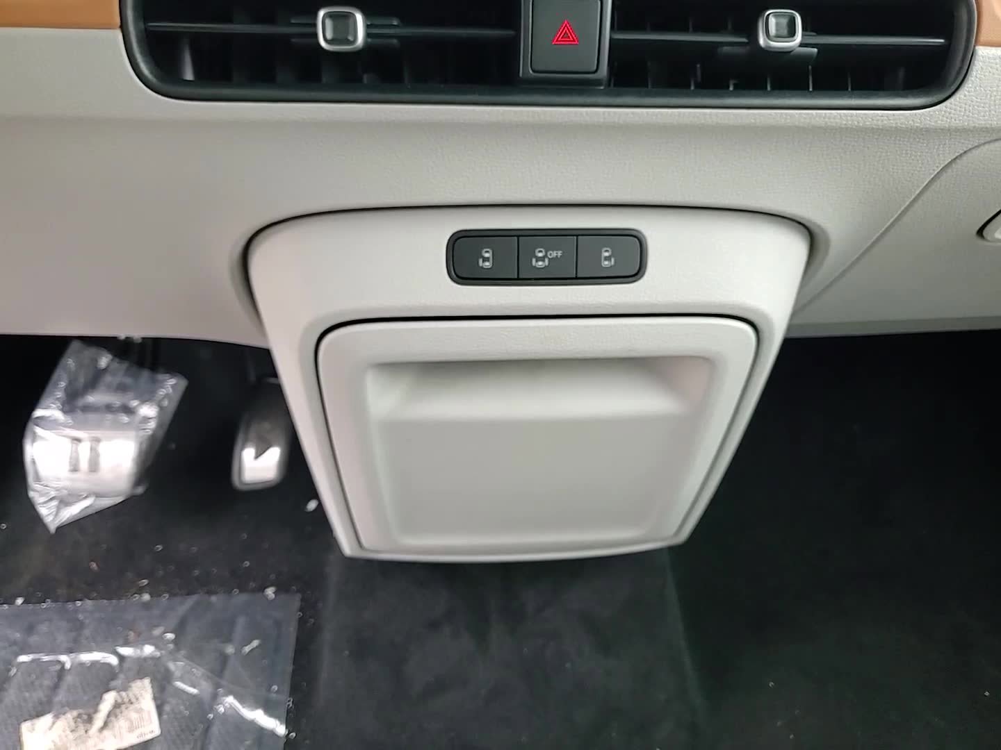 New 2025 Volkswagen ID. Buzz 1st Edition image 23