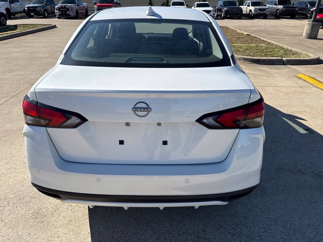 Used 2023 Nissan Versa SV FWD image 9