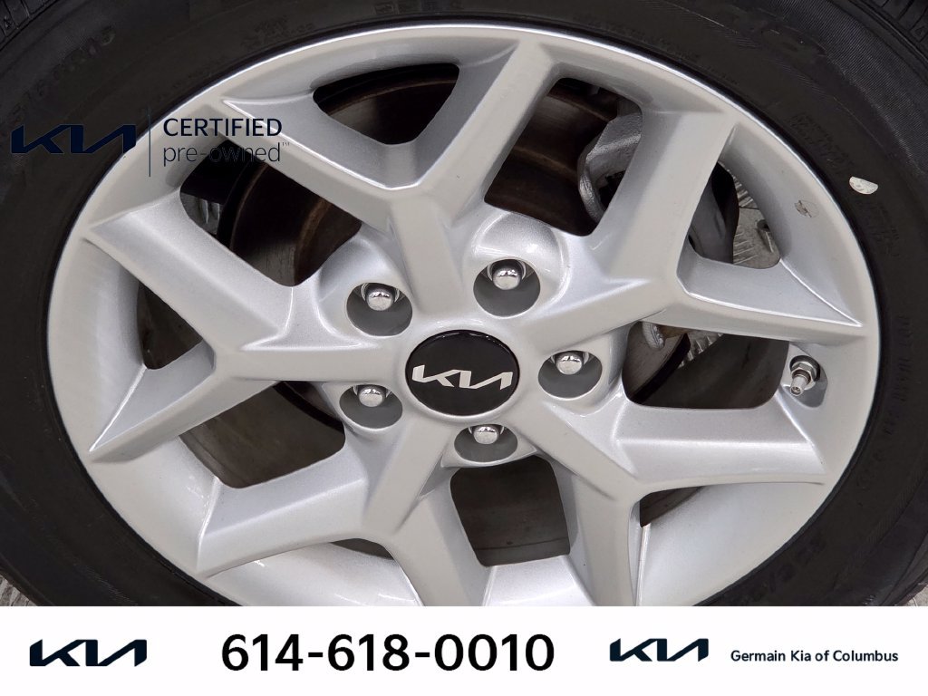 Certified 2025 Kia Soul LX w/ LX Technology Package FWD image 12