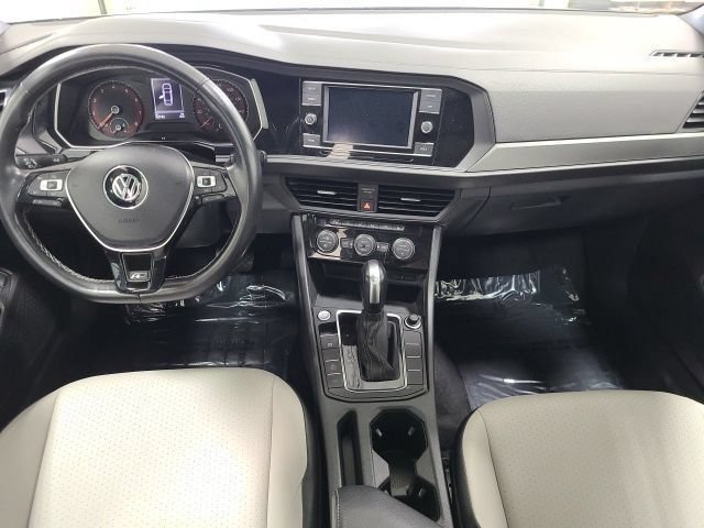Used 2021 Volkswagen Jetta R-Line FWD image 2