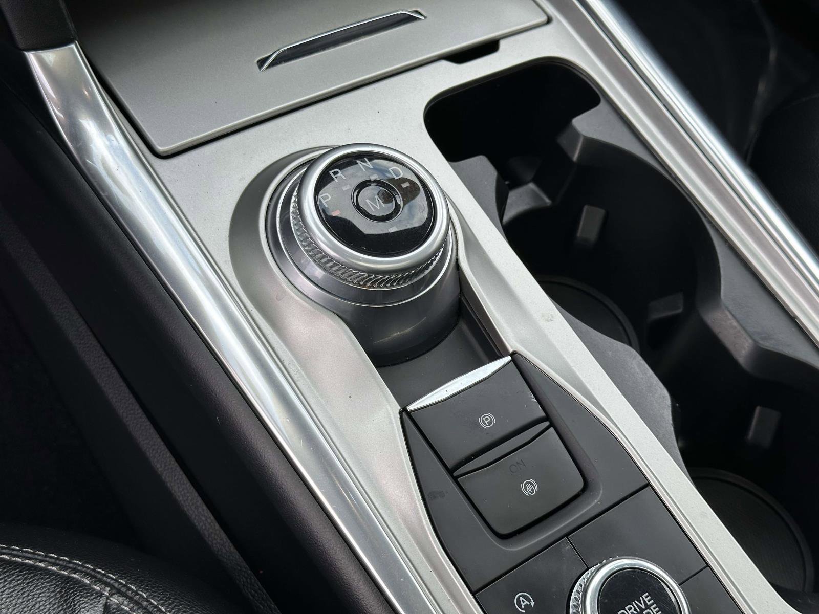 Used 2020 Ford Explorer XLT w/ Equipment Group 202A image 33