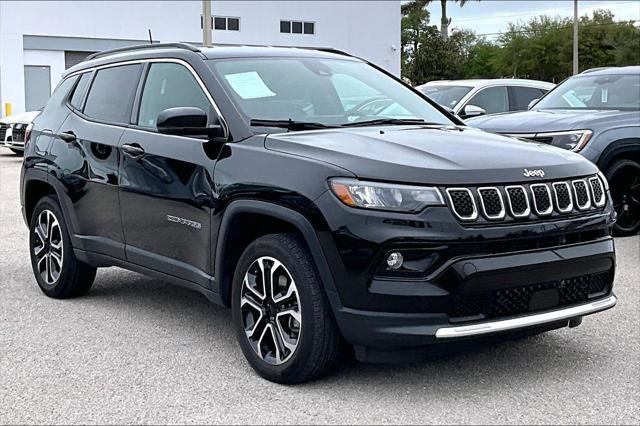 Used 2023 Jeep Compass Limited AWD/4WD image 2