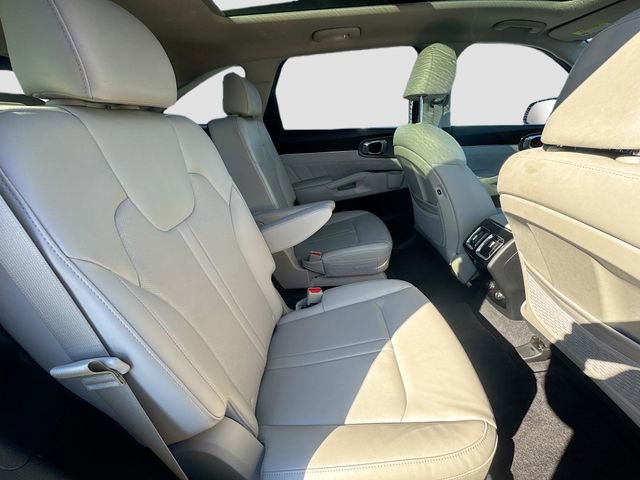Certified 2023 Kia Sorento SX image 32