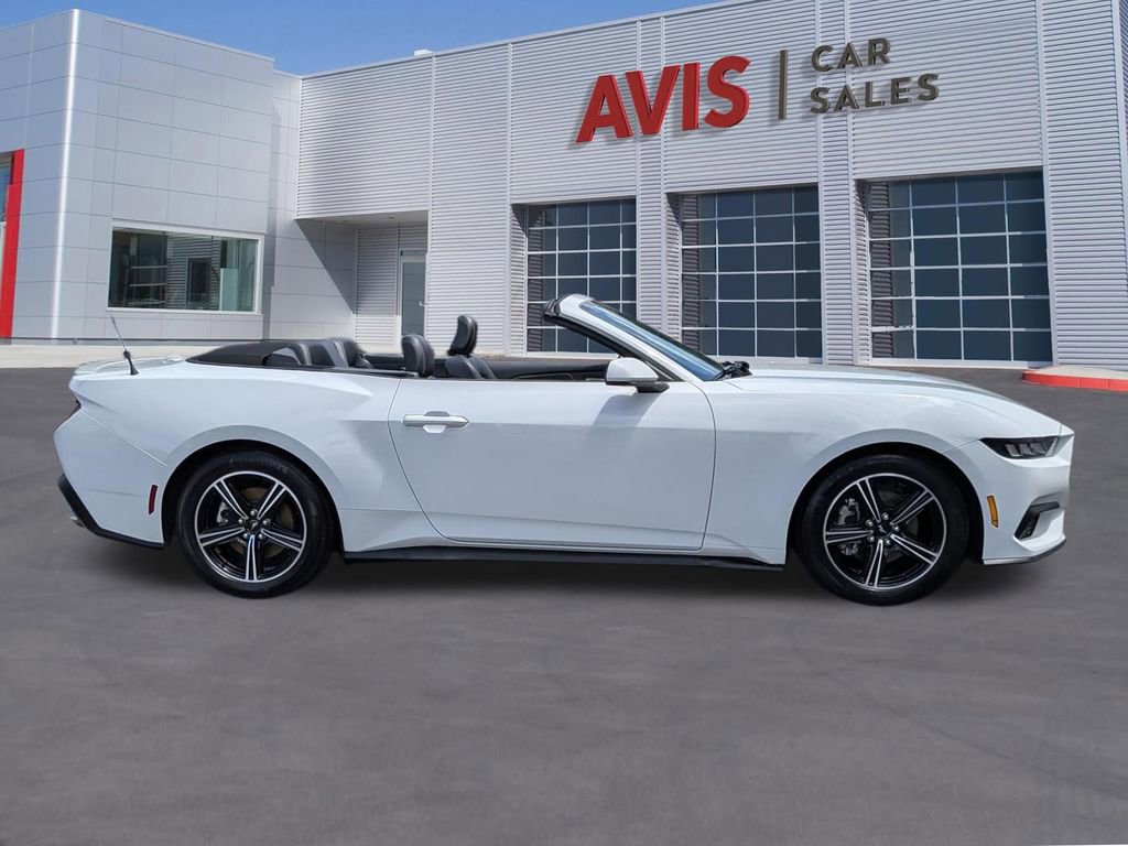 Used 2025 Ford Mustang Premium image 5