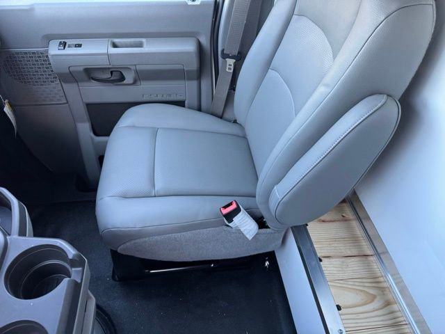 New 2027 Ford E-350 and Econoline 350 Super Duty RWD image 9