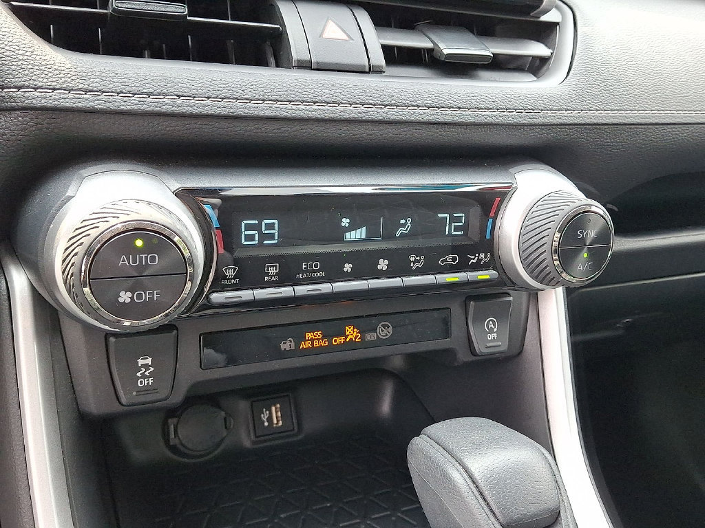Certified 2025 Toyota RAV4 XLE AWD/4WD image 25