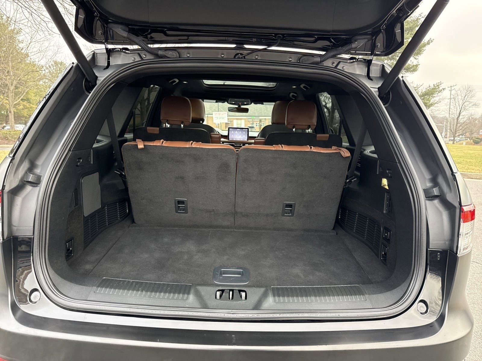 Used 2024 Lincoln Aviator Reserve w/ Equipment Group 201A image 23