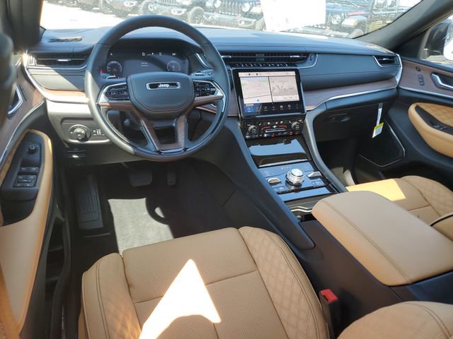 New 2025 Jeep Grand Cherokee L Summit w/ Luxury Tech Group V image 7