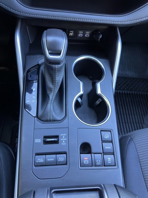 Used 2024 Toyota Highlander LE image 12