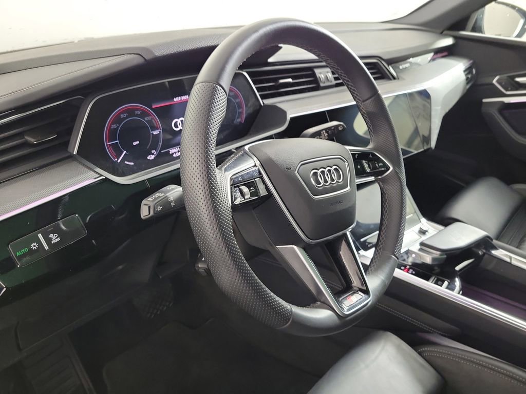 Certified 2023 Audi e-tron S Premium Plus w/ Black Optic Package AWD/4WD image 18
