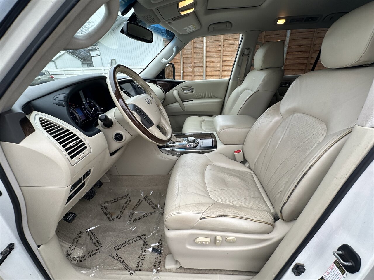 Used 2014 INFINITI QX80 4WD w/ Deluxe Touring Package image 6
