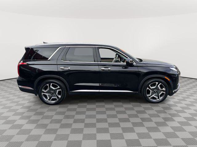 Used 2023 Hyundai Palisade Limited AWD/4WD image 2