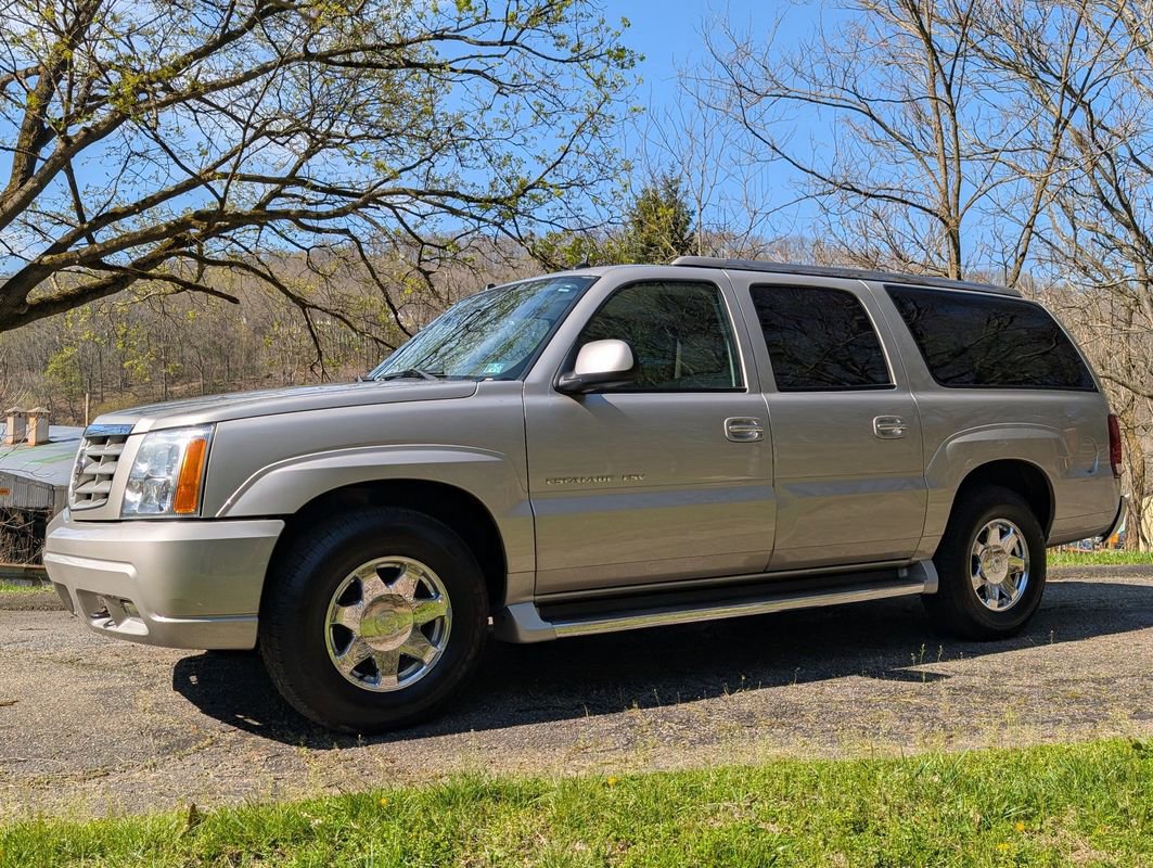 Used 2004 Cadillac Escalade ESV AWD image 35