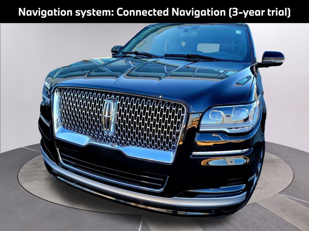 Used 2022 Lincoln Navigator Reserve image 3
