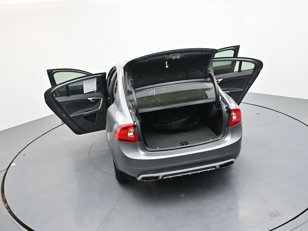 Used 2017 Volvo S60 T5 Cross Country Platinum image 44