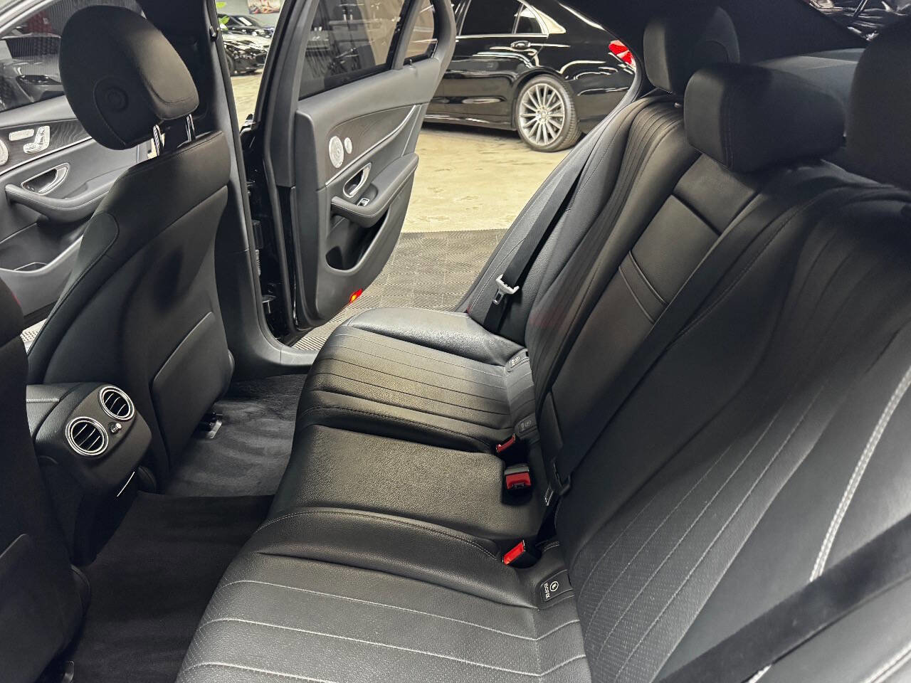 Used 2020 Mercedes-Benz E 350 Sedan image 42