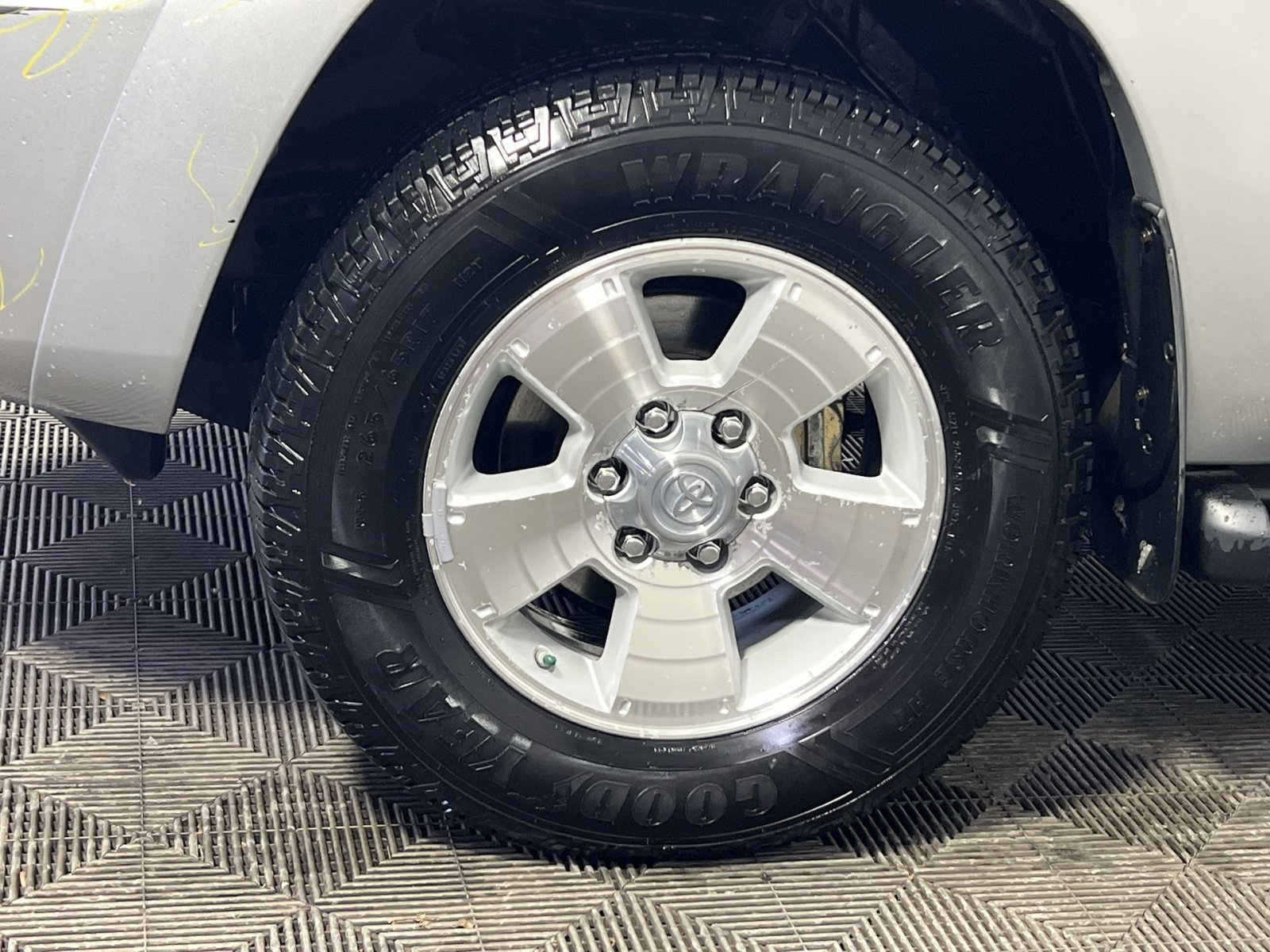 Used 2004 Toyota 4Runner SR5 image 11