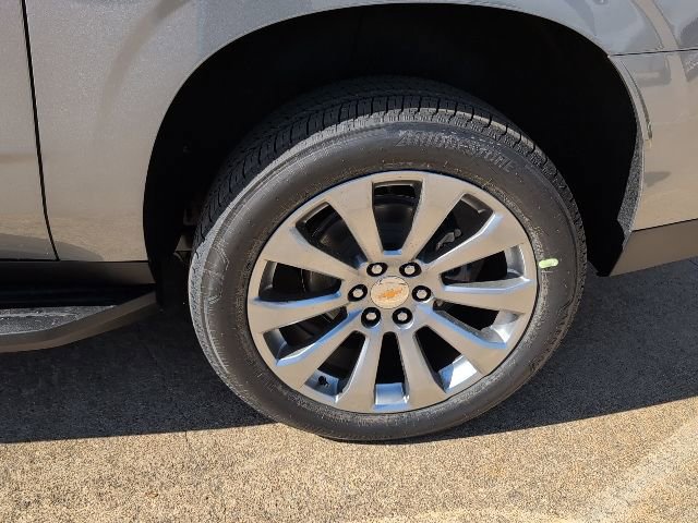 New 2026 Chevrolet Suburban Premier image 3