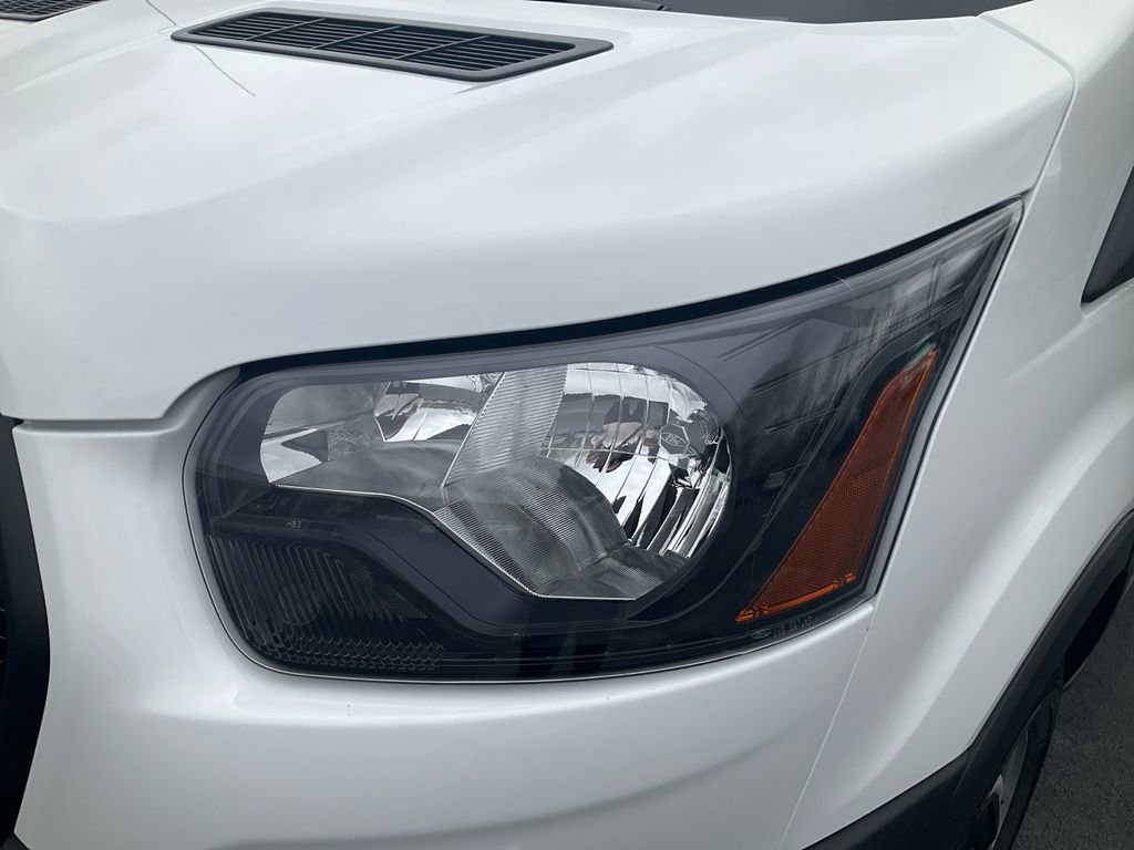 New 2026 Ford Transit 250 148 Medium Roof image 9
