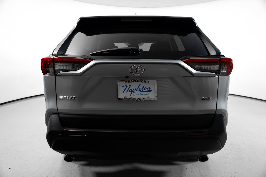 Used 2025 Toyota RAV4 XLE FWD image 9