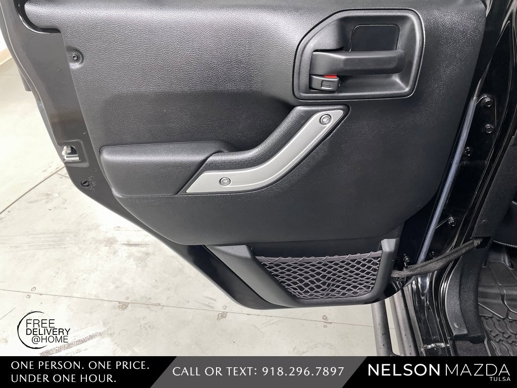 Used 2017 Jeep Wrangler Unlimited Rubicon image 33