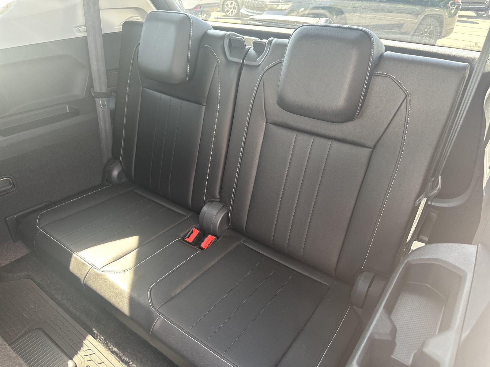 Used 2024 Volkswagen Tiguan SE FWD image 25