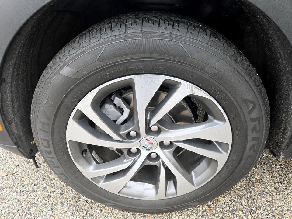 Used 2023 Buick Envision Essence image 36