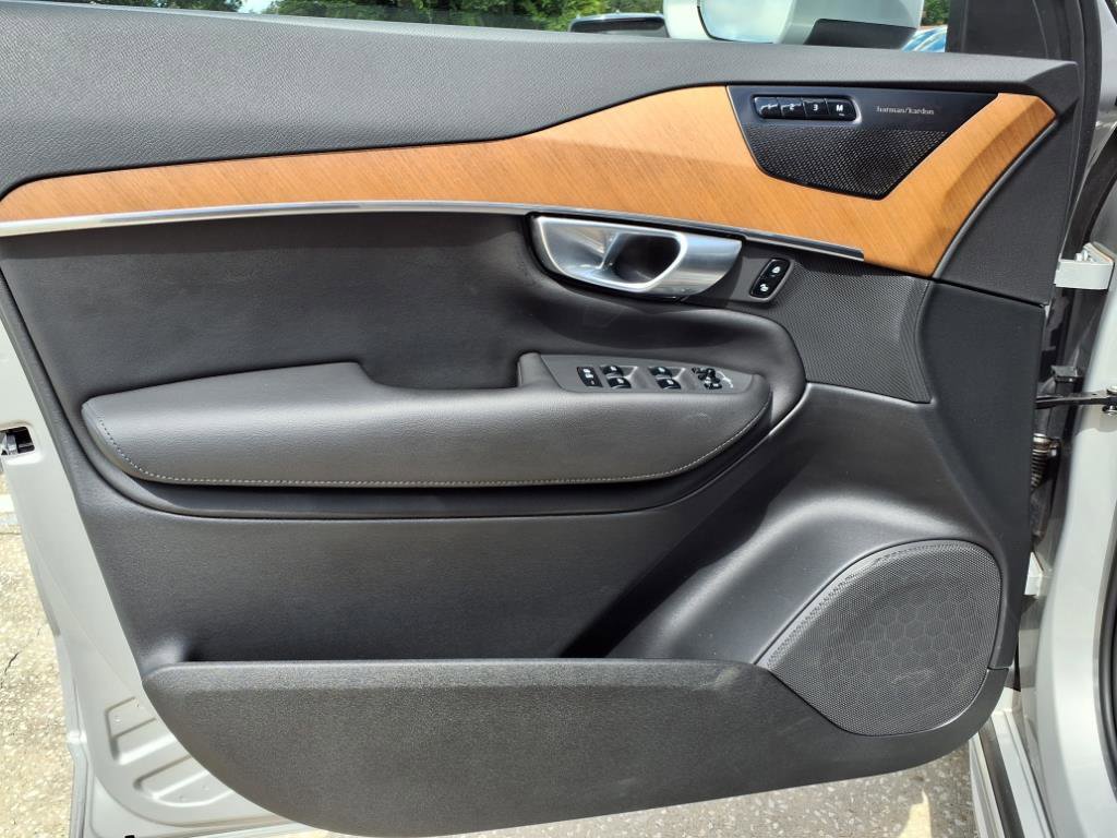 Certified 2024 Volvo XC90 T8 Plus w/ Protection Package Premier image 23