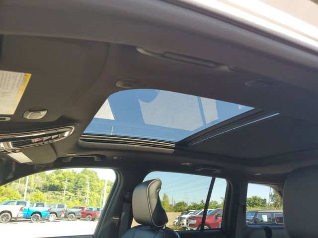 New 2025 Jeep Grand Cherokee Summit w/ Obsidian Package image 15