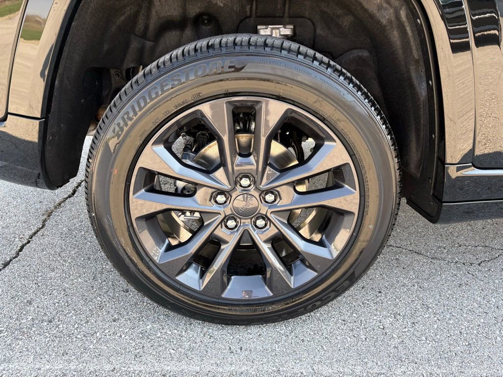 New 2026 Jeep Grand Cherokee Limited Reserve AWD/4WD image 12