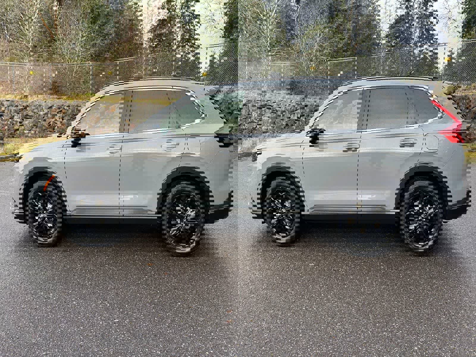 Used 2024 Honda CR-V Sport Touring image 2