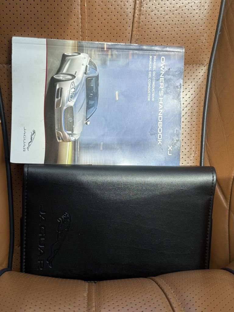 Used 2014 Jaguar XJ L Portfolio image 25