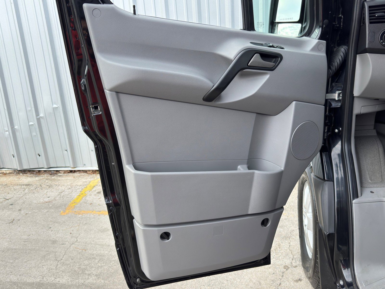 Used 2018 Mercedes-Benz Sprinter 2500 image 32
