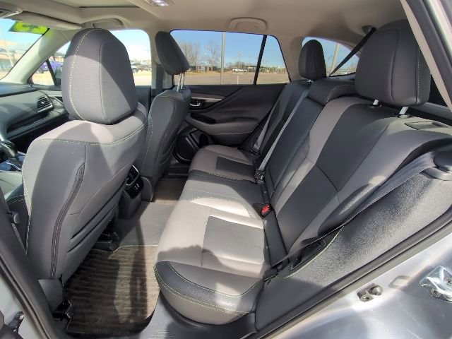 Used 2025 Subaru Outback Onyx Edition AWD/4WD image 27