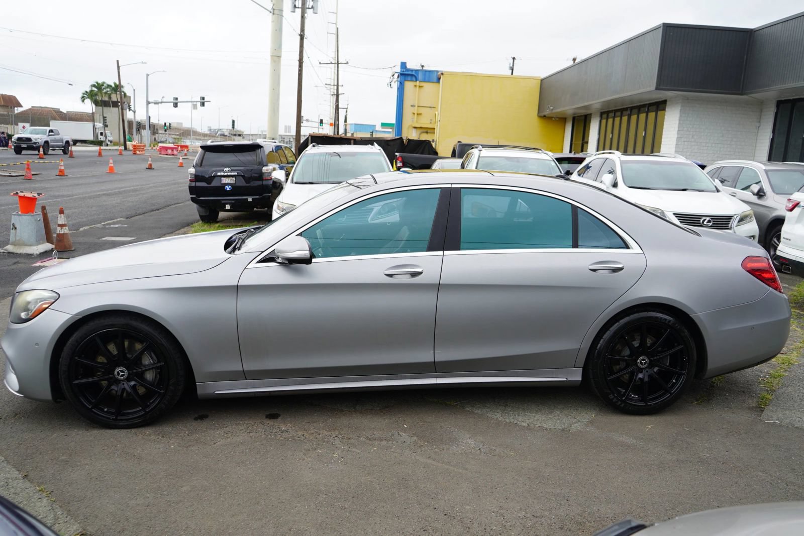 Used 2018 Mercedes-Benz S 560 Sedan image 2